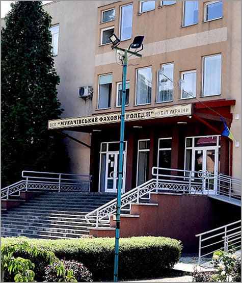  Директор Садварі Юрій Юрійович