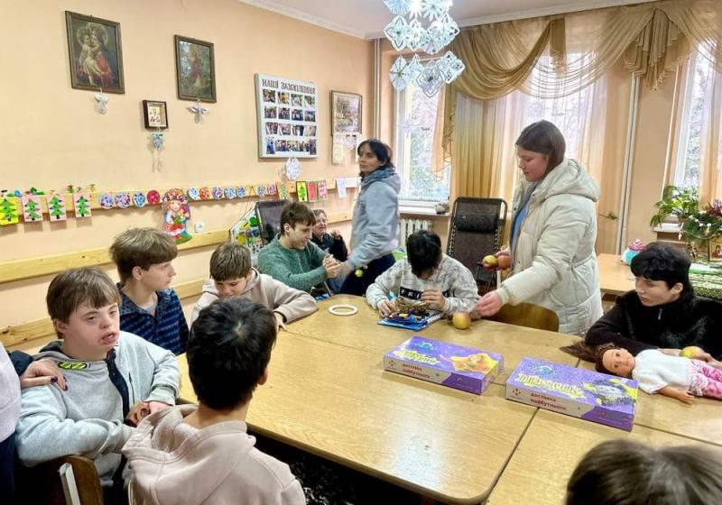 Благодійна акція Подаруй дітям радість