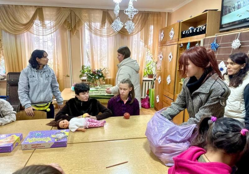Благодійна акція Подаруй дітям радість