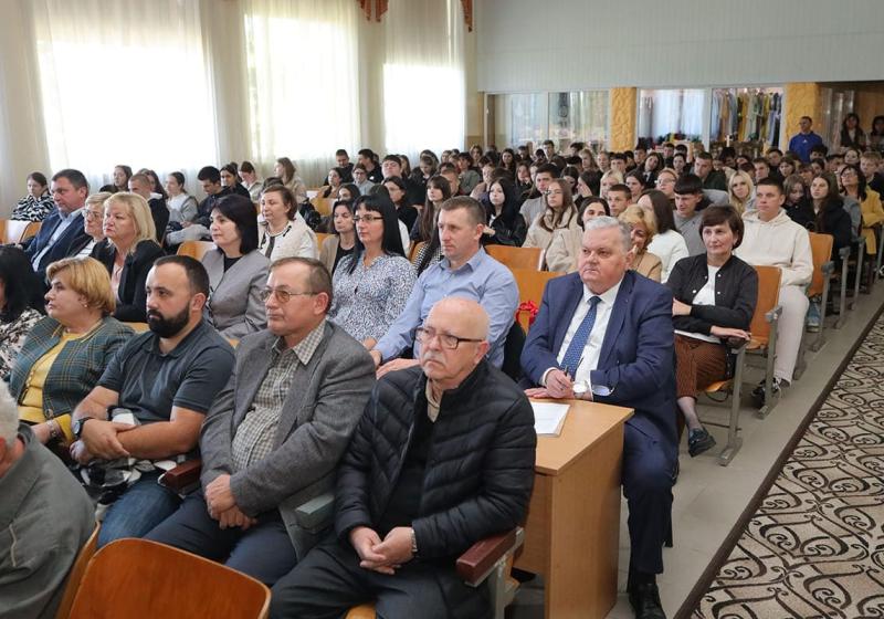 День працiвникiв освiти 2 жовтня 2025